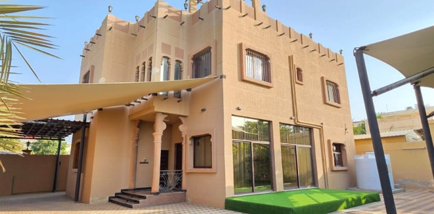 4 bedrooms Villa in Khuzam, UAE No. 183857