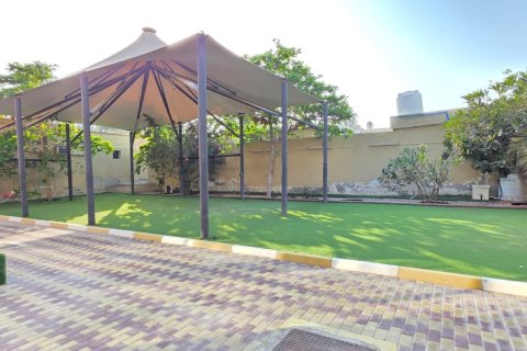 4 bedrooms Villa in Khuzam, UAE No. 183857 22