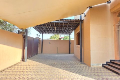 4 bedrooms Villa in Khuzam, UAE No. 183857 19