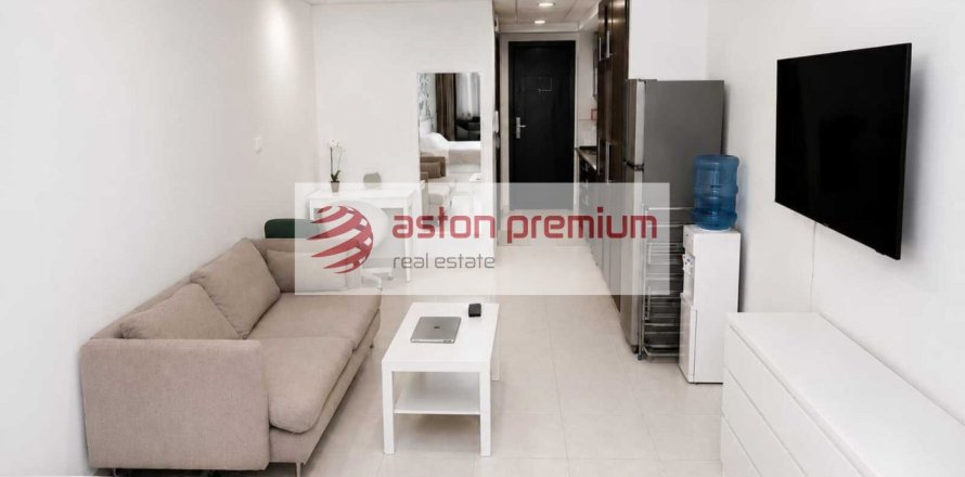 Studio Apartment in Jumeirah Lake Towers, UAE No. 198958