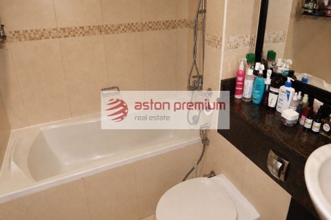 Studio Apartment in Jumeirah Lake Towers, UAE No. 198958 4
