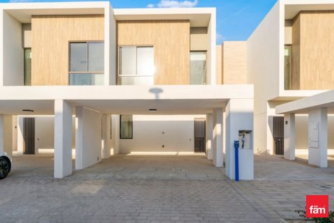 3 bedrooms Villa in Dubai, UAE No. 137255