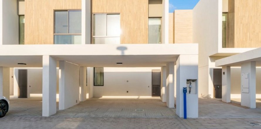 3 bedrooms Villa in Dubai, UAE No. 137255