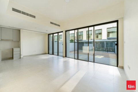 3 bedrooms Villa in Dubai, UAE No. 137255 3