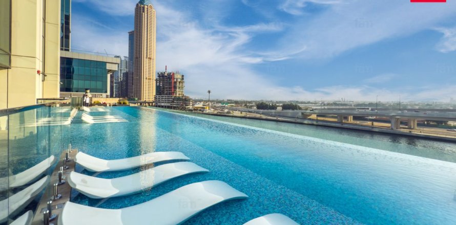 Квартира с 2 спальнями в Бизнес-Бэй, ОАЭ №140473