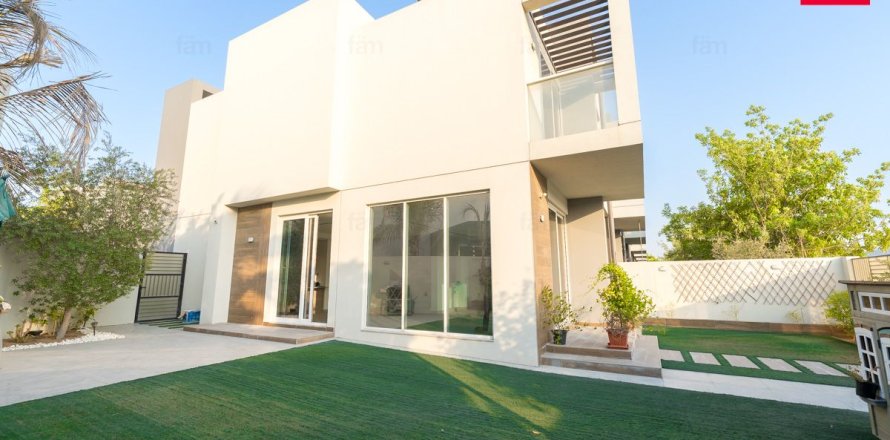 4 bedrooms Villa  No. 117645