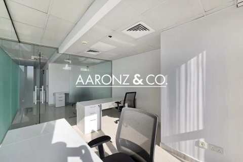 126m² Office in Jumeirah Lake Towers, UAE No. 139944 10
