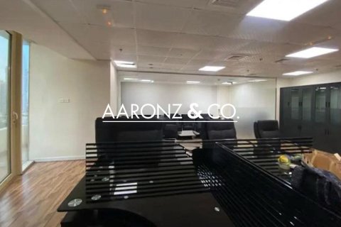 107m² Office in Jumeirah Lake Towers, UAE No. 139942 4