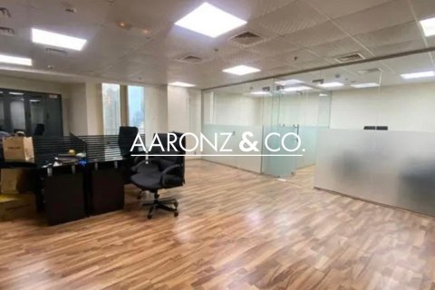 107m² Office in Jumeirah Lake Towers, UAE No. 139942