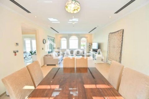 Villa de 3 dormitorios en Jumeirah Park, UAE No. 210354 4