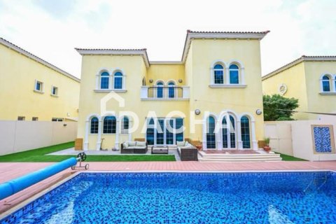 Villa de 3 dormitorios en Jumeirah Park, UAE No. 210354