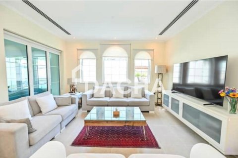 Villa de 3 dormitorios en Jumeirah Park, UAE No. 210354 7