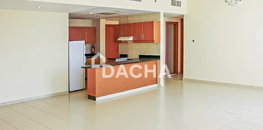 Apartment de 2 dormitorios en District 10, UAE No. 210352