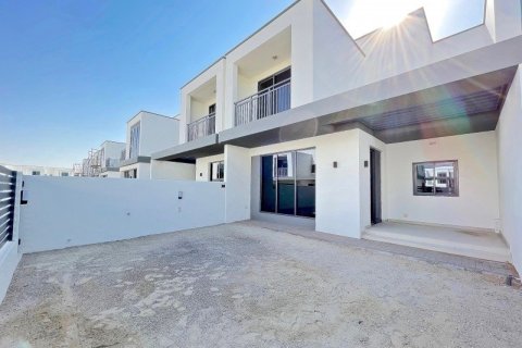 Villa de 3 dormitorios en Dubai Hills Estate, UAE No. 200088