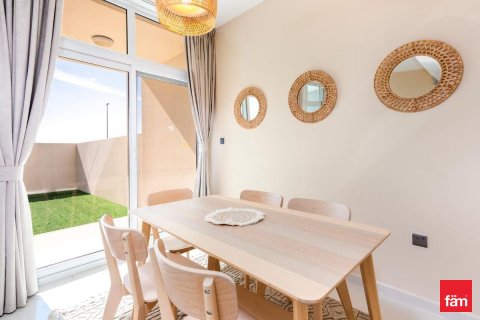3 bedrooms Townhouse in Dubai, UAE No. 137372 3