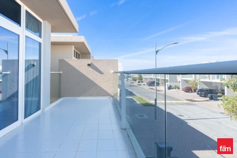 3 bedrooms Townhouse in Dubai, UAE No. 137372 9
