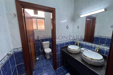 7 bedrooms Villa in Doha, Qatar No. 57966 8