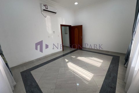 7 bedrooms Villa in Doha, Qatar No. 57966 28