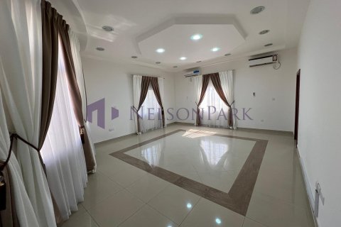 7 bedrooms Villa in Doha, Qatar No. 57966 15