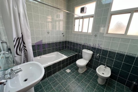 7 bedrooms Villa in Doha, Qatar No. 57966 27