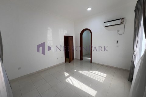 7 bedrooms Villa in Doha, Qatar No. 57966 9
