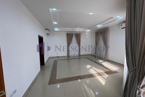 7 bedrooms Villa in Doha, Qatar No. 57966 19