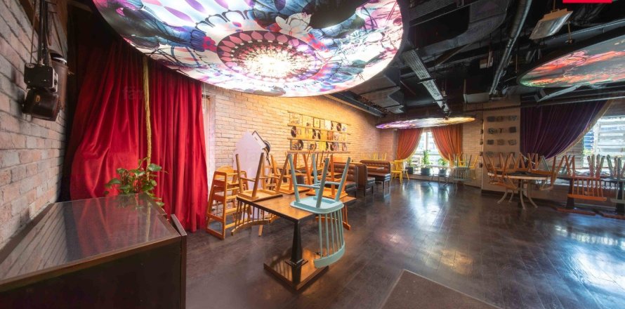 146m² Shop in Dubai, UAE No. 137139