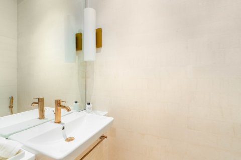 2 bedrooms Apartment in Dubai Studio City, UAE No. 137140 12