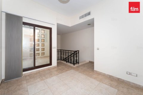 Villa de 4 dormitorios en Dubai, UAE No. 135781 21
