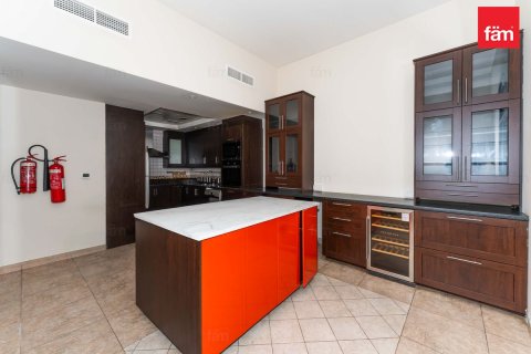 Villa de 4 dormitorios en Dubai, UAE No. 135781 22