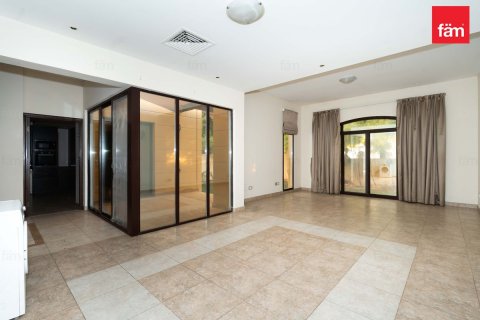 Villa de 4 dormitorios en Dubai, UAE No. 135781 4