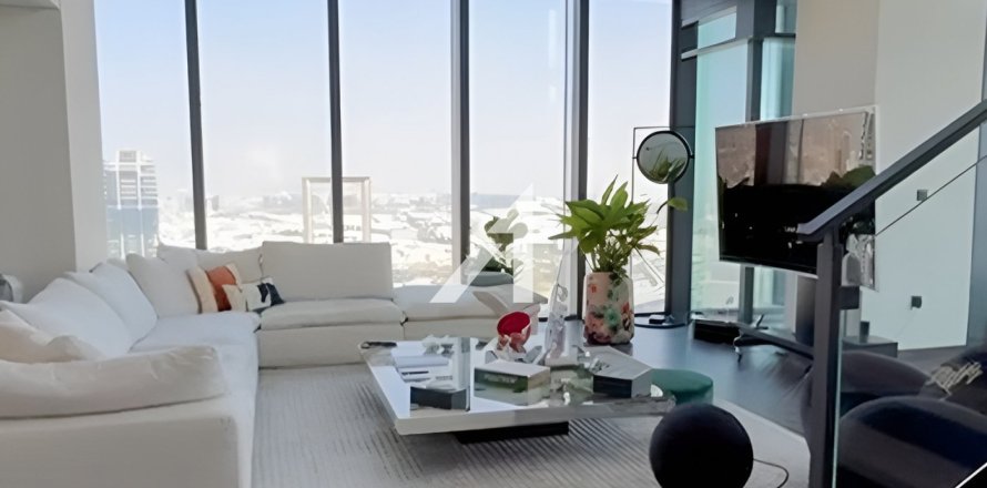 Квартира с 3 спальнями в Zabeel, ОАЭ №140127