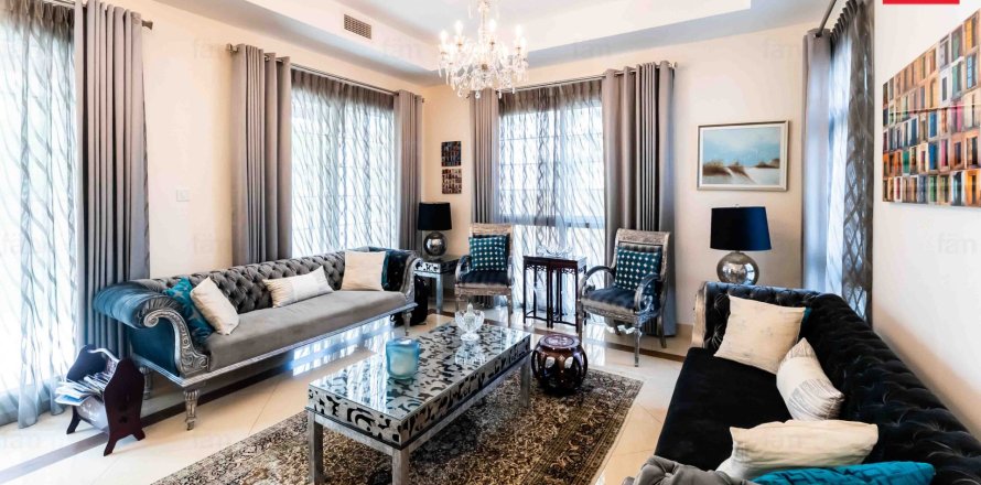 5 bedrooms Villa  No. 108059