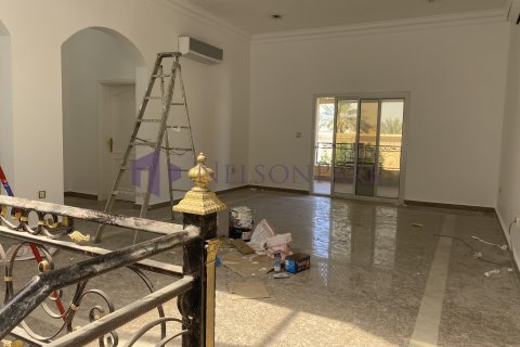 4 bedrooms Villa in Doha, Qatar No. 58216 13