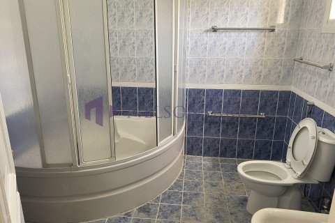4 bedrooms Villa in Doha, Qatar No. 58216 12