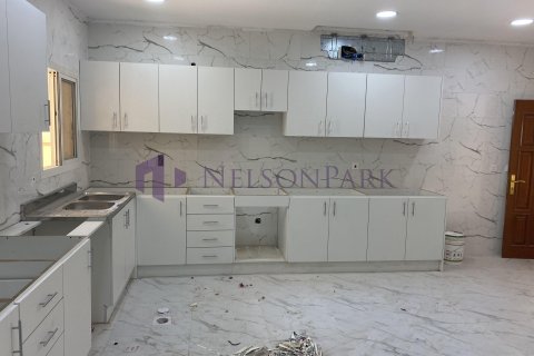 4 bedrooms Villa in Doha, Qatar No. 58216 5
