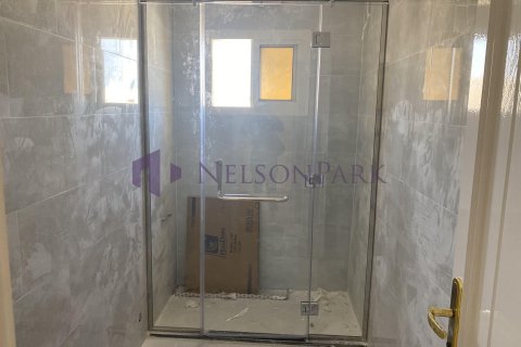4 bedrooms Villa in Doha, Qatar No. 58216 8