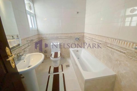 6 bedrooms Villa in Doha, Qatar No. 58229 10