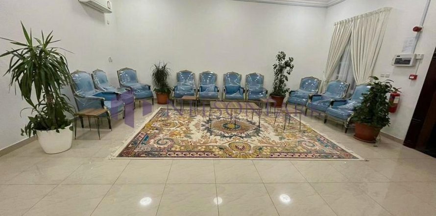 6 bedrooms Villa in Doha, Qatar No. 58229