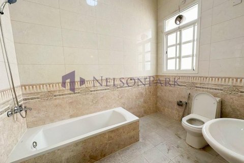 6 bedrooms Villa in Doha, Qatar No. 58229 20