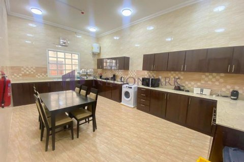 6 bedrooms Villa in Doha, Qatar No. 58229 7