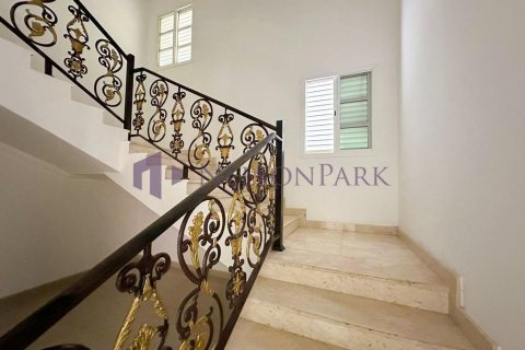 6 bedrooms Villa in Doha, Qatar No. 58229 13