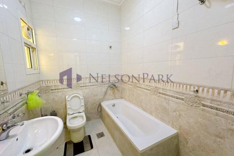 6 bedrooms Villa in Doha, Qatar No. 58229 21