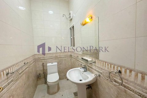 6 bedrooms Villa in Doha, Qatar No. 58229 16