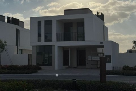 4 bedrooms Villa in EMAAR South, UAE No. 141950 14