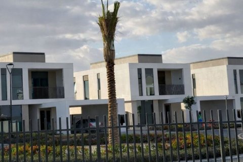 4 bedrooms Villa in EMAAR South, UAE No. 141950 17