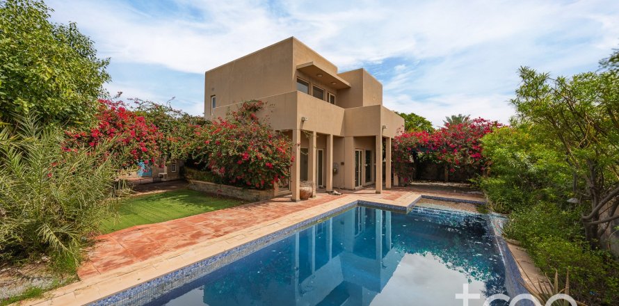 Villa de 3 dormitorios en Saheel, UAE No. 186623
