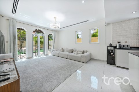 Villa de 3 chambres à Legacy, UAE No. 186629 14