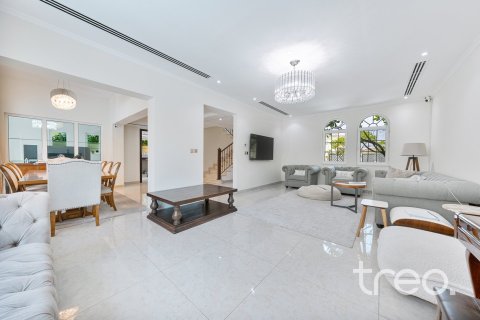 Villa de 3 chambres à Legacy, UAE No. 186629 4