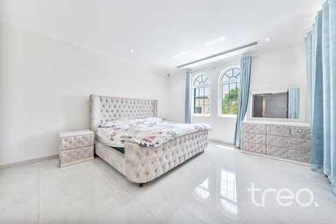 Villa de 3 chambres à Legacy, UAE No. 186629 20